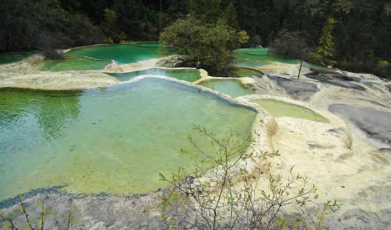 黄龙风景图片—钙化池